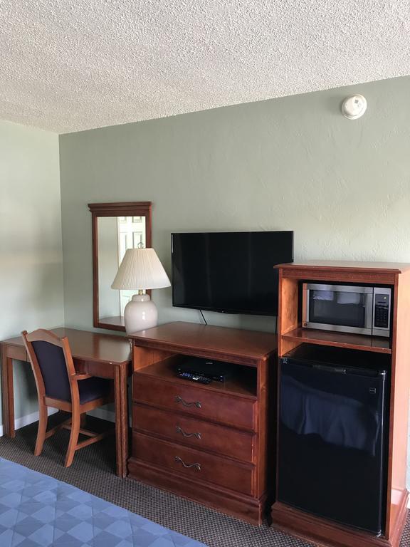 Economy Inn Modesto Zewnętrze zdjęcie