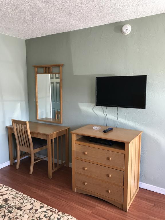 Economy Inn Modesto Zewnętrze zdjęcie